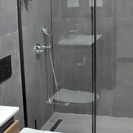 Golaz Aparthotel